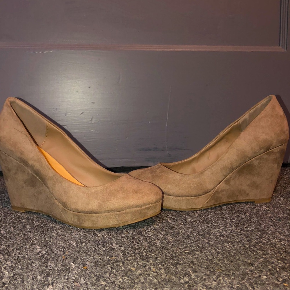 APT. 9 wedges💕